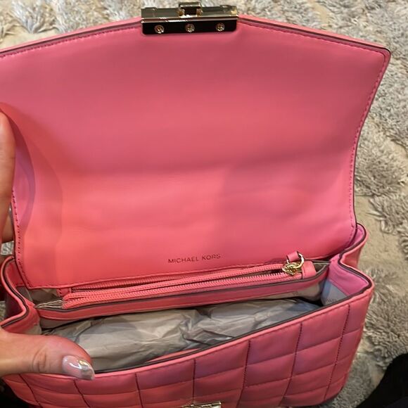 Michael Kors Soho Large Quilted Shoulder Handbag with Chain Strap - Picture 5 of 5